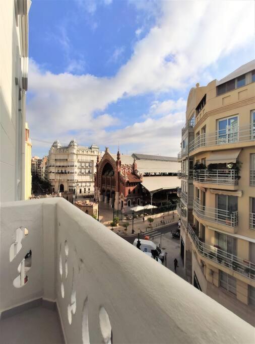 Suite De Lujo Frente Al Mercado Colon. Only Adults Valencia Exterior photo